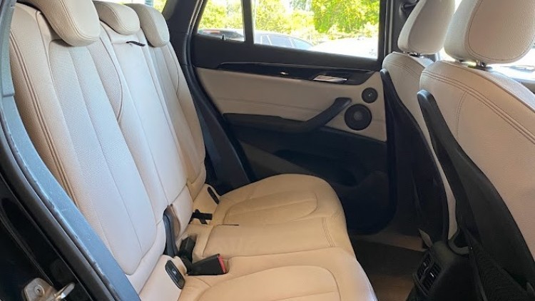 BMW S&eacute;rie X - X1 16d sDrive Line Sport