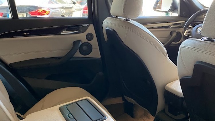 BMW S&eacute;rie X - X1 16d sDrive Line Sport