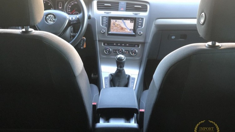 Volkswagen Golf VII Highline 1.6 TDi 110cv RESERVADO