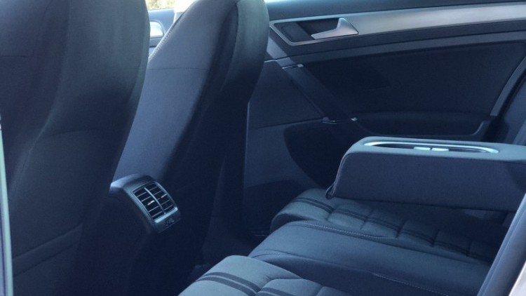 Volkswagen Golf VII Highline 1.6 TDi 110cv RESERVADO