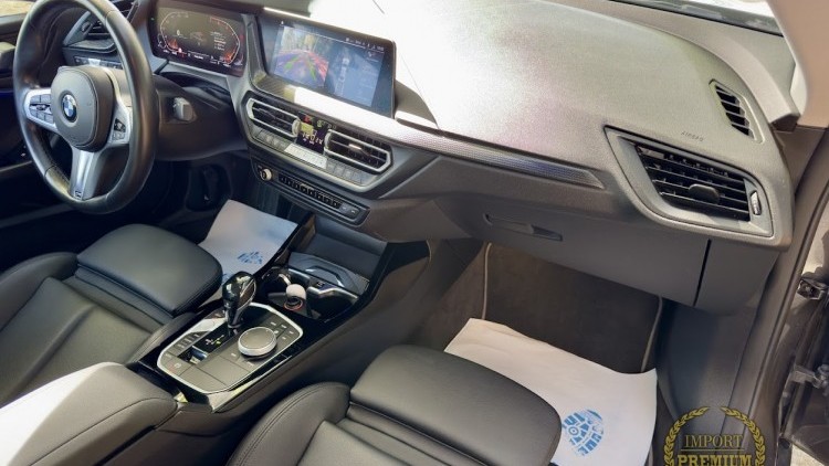 BMW S&eacute;rie 2 - 218 i Gran Coupe Pack M interior