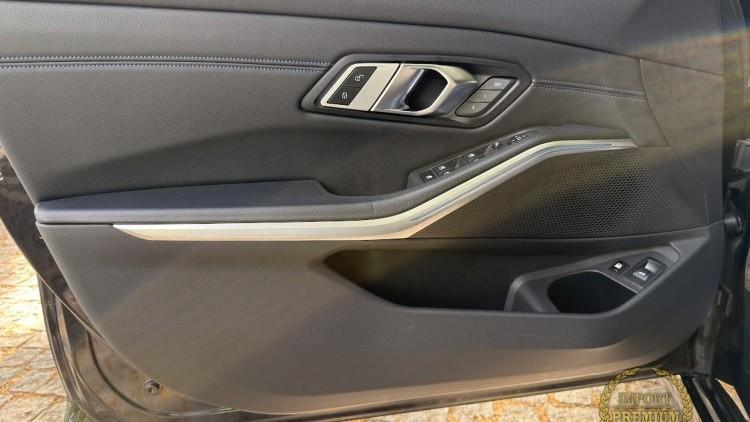 BMW S&eacute;rie 3 - 320 e Touring Pack M Full Extras