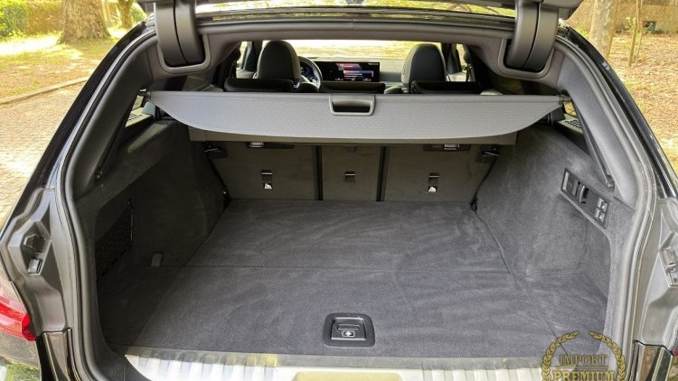 BMW S&eacute;rie 3 - 320 e Touring Pack M Full Extras