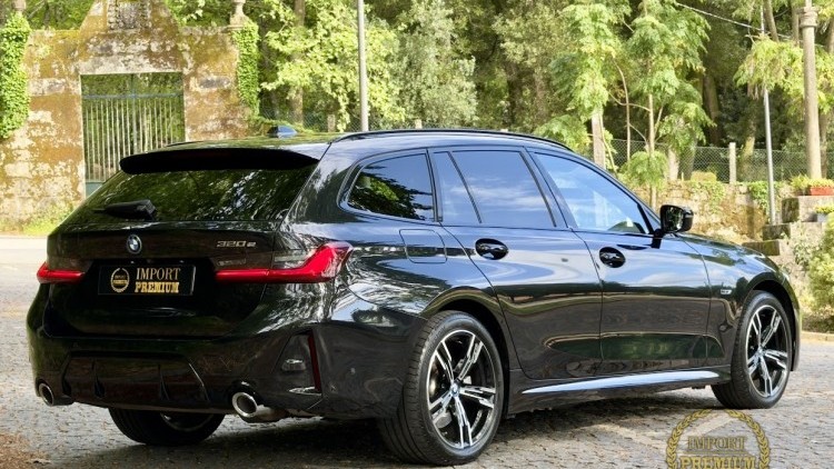 BMW S&eacute;rie 3 - 320 e Touring Pack M Full Extras