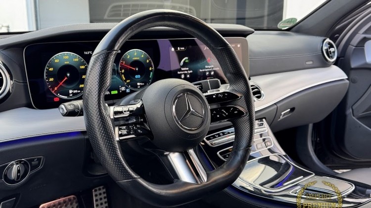 Mercedes-Benz Classe E 300 de T AMG / PACK NIGHT
