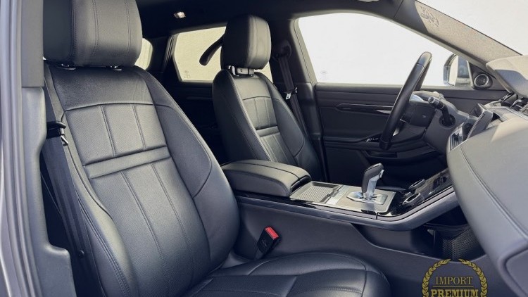Land Rover Range Rover P300e R-Dynamic SE