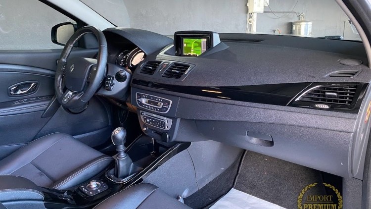 Renault M&eacute;gane Sport Tourer 1.5 DCI 110cv BOSE EDITION