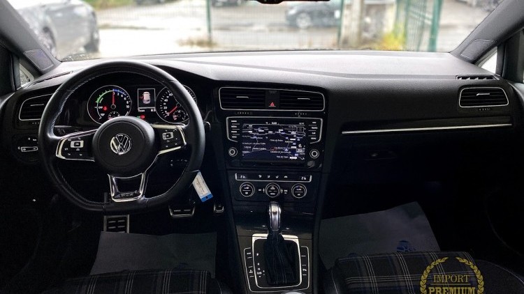 Volkswagen Golf 1.4 GTE PLUG-IN 204cv
