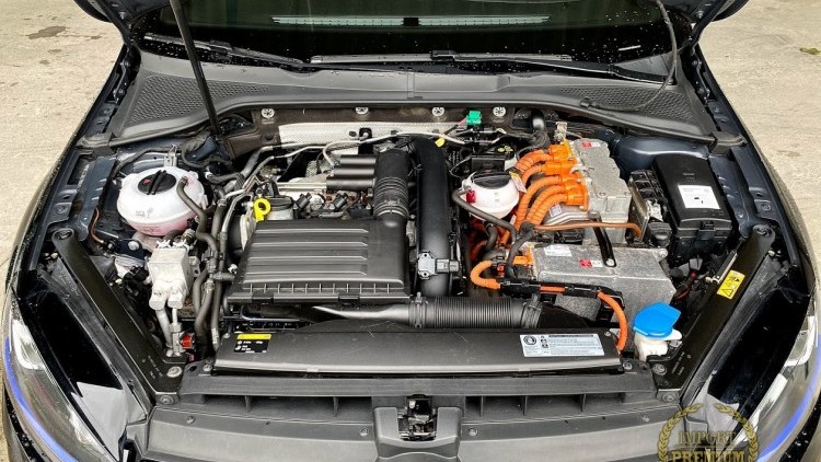 Volkswagen Golf 1.4 GTE PLUG-IN 204cv
