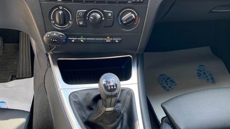 BMW S&eacute;rie 1 - 118 d Pack M